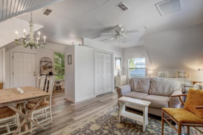 Adorable Dog Friendly Garage Apartment in the Historic District of Old Town